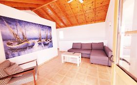 Villatommy Heated Pool, Hottub, Fast Wifi